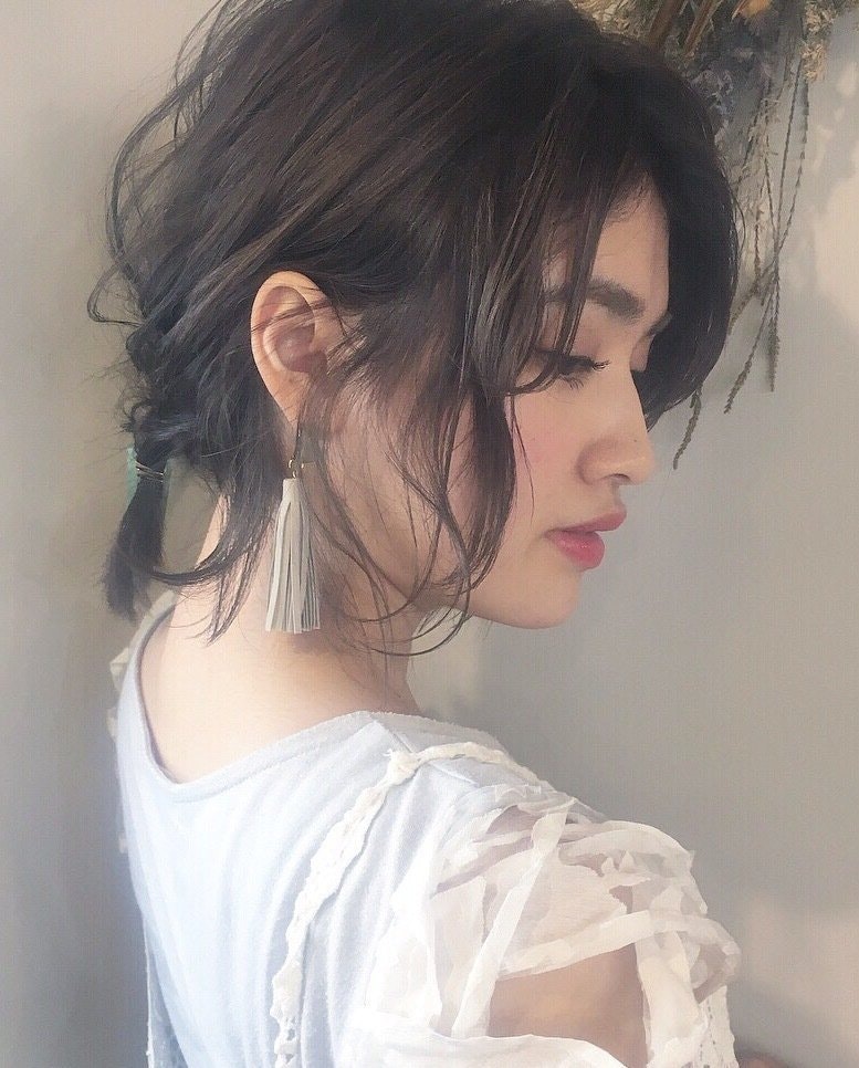 男子ウケはまとめ髪で!バレンタインデートにおすすめ♪まとめ髪アレンジのサムネイル画像