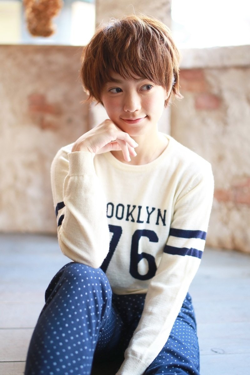 「ミニマム」シルエットが今っぽい!こなれ感たっぷりのスッキリショートヘア特集のサムネイル画像