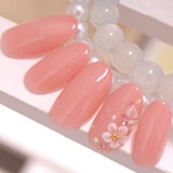 シンプル派には【ワンカラーネイル】がイチオシ♪きれいめの単色ネイルで、こなれた指先をゲット♡