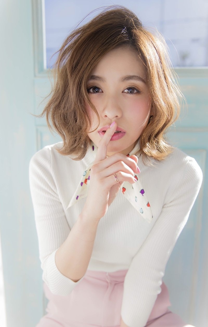 好印象な大人かわいいヘアの鍵!小顔効果のある【Sカール】で美人度UPしよう♡のサムネイル画像