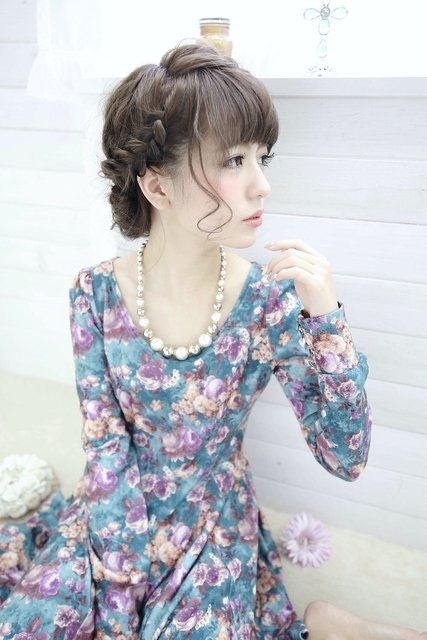 今旬の“崩し”がポイントのこなれヘアアレンジ♡真似したくなる可愛いまとめ髪のサムネイル画像