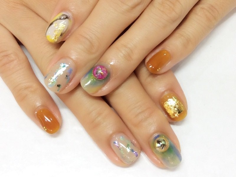 ニュアンスネイルで抜け感のある指先に♡もやもやデザインが醸し出す繊細な表情に釘づけ！のサムネイル画像