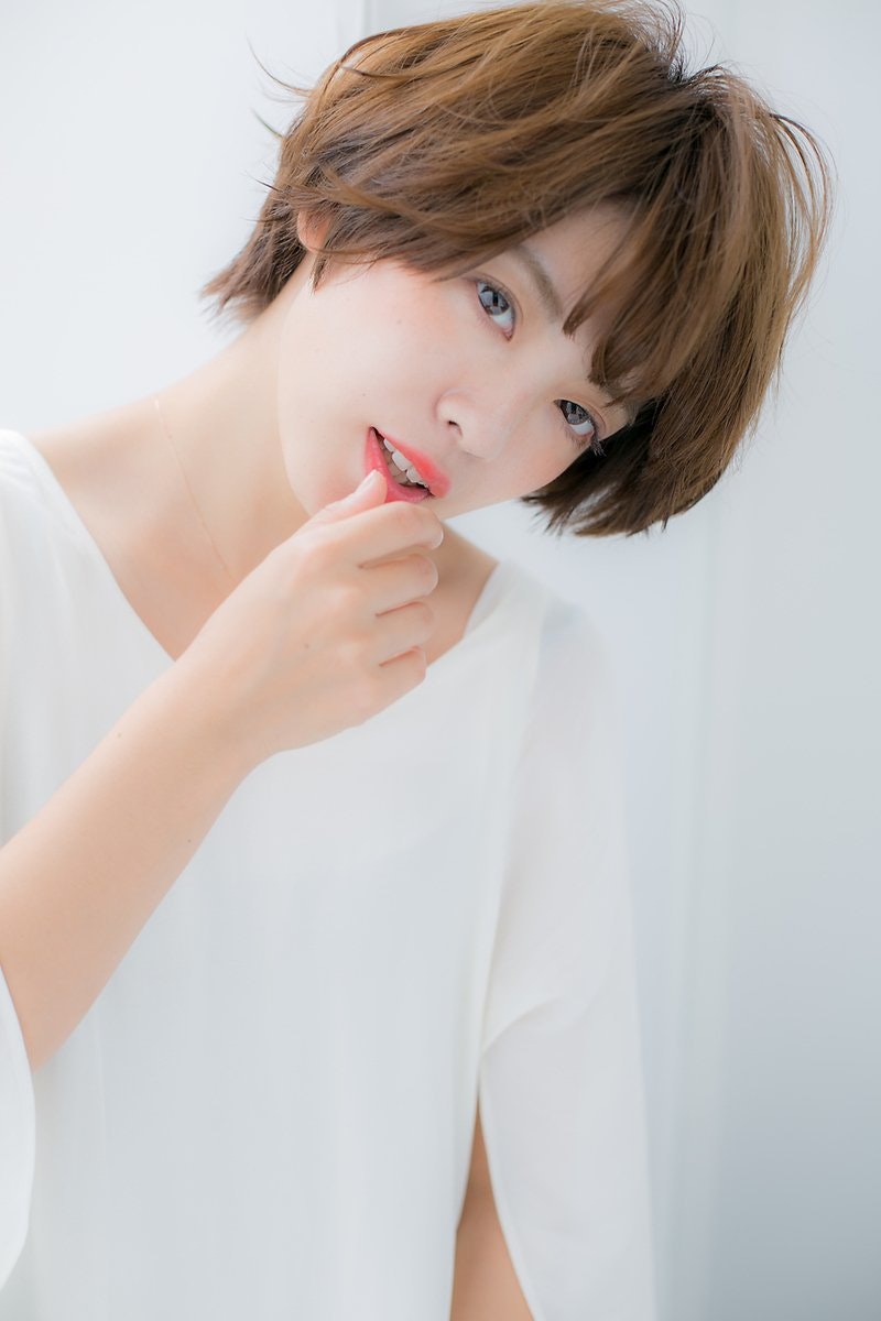 健康的な色気にドキッ♡大人のリラクシーショートを前髪別に大特集!のサムネイル画像