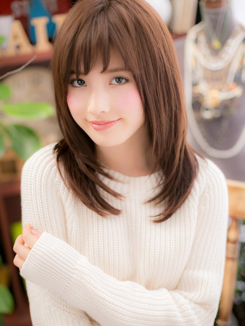 抜け感たっぷりな 三角あき前髪 って こなれ感を演出しておしゃれ女子に変身しよ ホットペッパービューティーマガジン 抜け感たっぷりな 三角あき前髪 って こなれ感を演出しておしゃれ女子に変身しよ ホットペッパービューティーマガジン