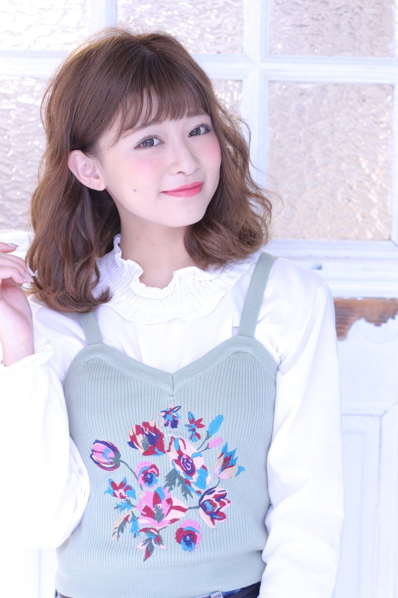 スウィート&スパイシーなシナモンカラーとは?艶感あふれるおしゃれ髪を楽しもう◎のサムネイル画像