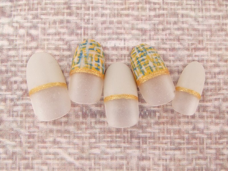 マットネイルで大人っぽい指先に♡ツヤなしの上品な質感でクールに決めて♪のサムネイル画像