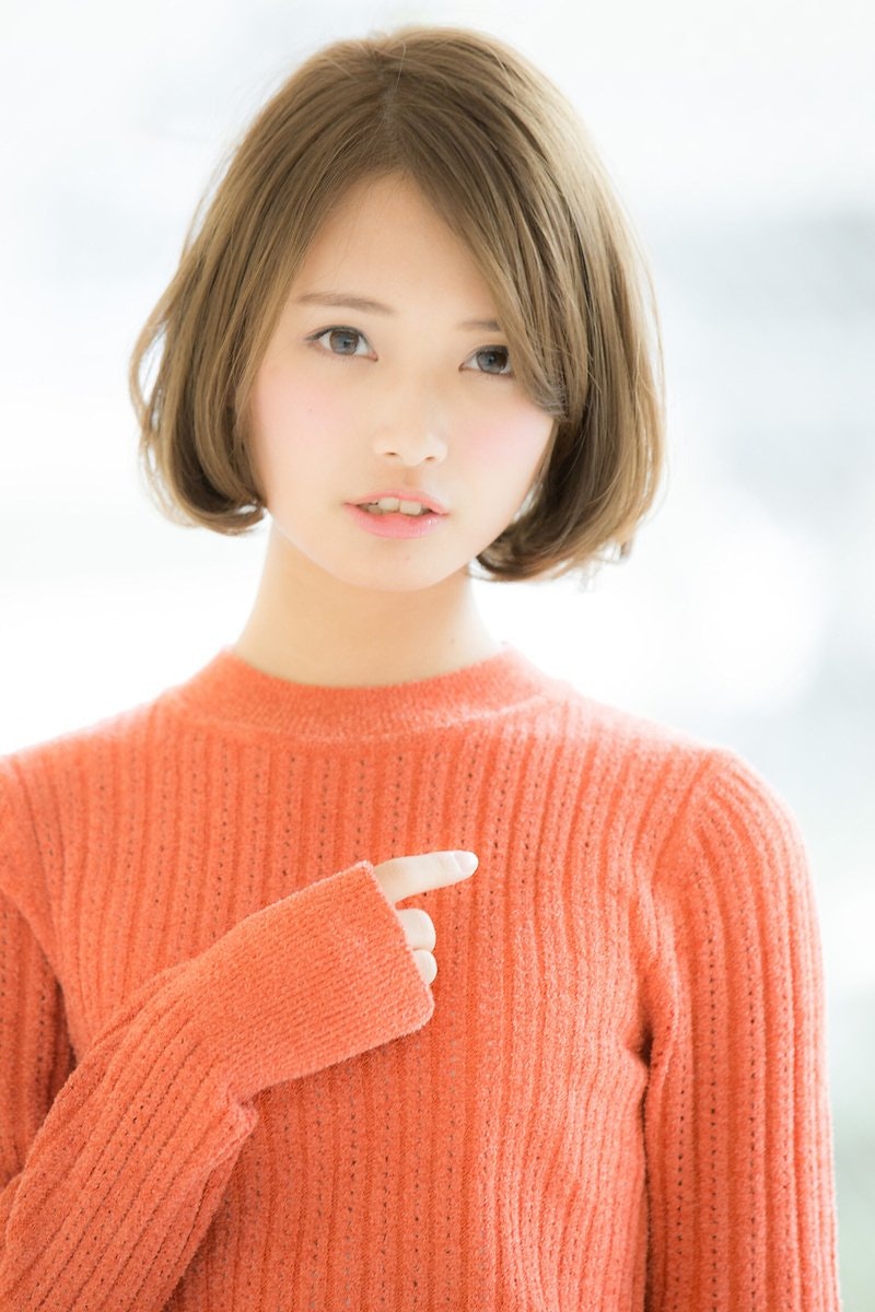 長い前髪でおしゃれな髪型にトライ アンニュイな目元を作るおすすめヘアスタイル集 ホットペッパービューティーマガジン