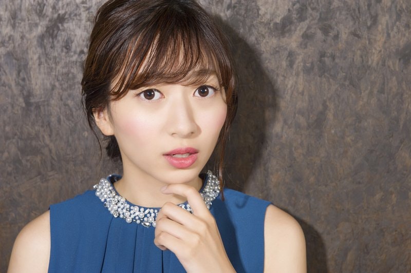 【初心者向け】結婚式お呼ばれメイクのやり方。立体感で写真映え抜群◎！のサムネイル画像