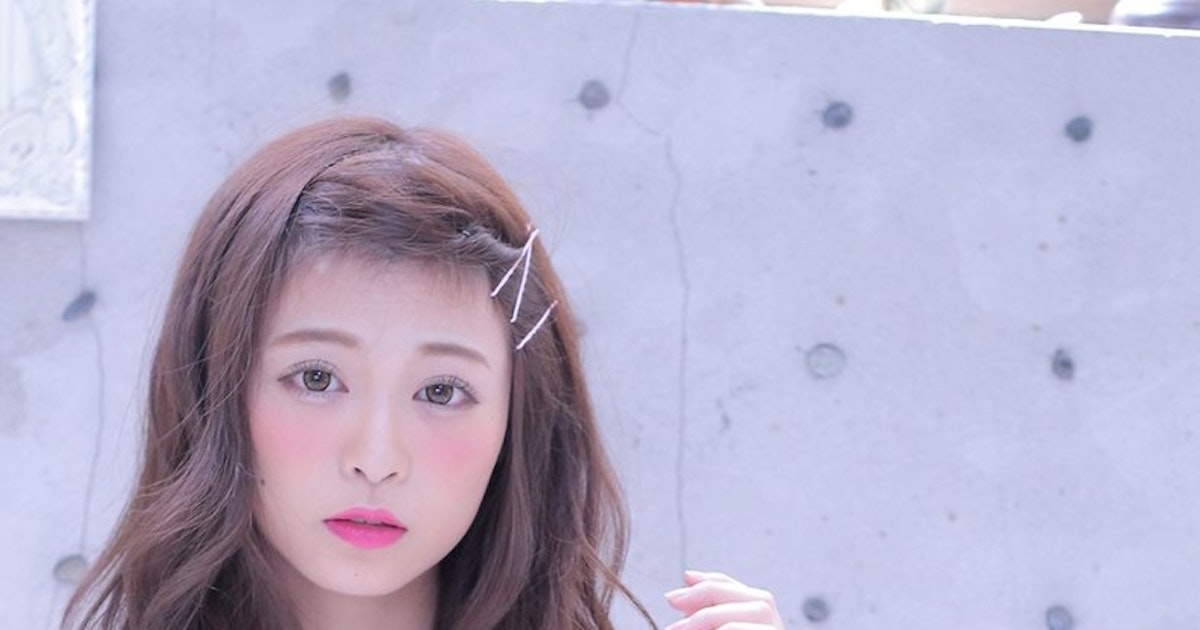切るの待って 伸ばしかけ前髪のアレンジで簡単にかわいくなれる方法を徹底ご紹介 ホットペッパービューティーマガジン 切るの待って 伸ばしかけ前髪のアレンジで簡単にかわいくなれる方法を徹底ご紹介 ホットペッパービューティーマガジン