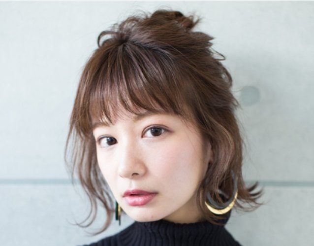 大人ボブの簡単アレンジでバリエーションを増やそう 女子会 オフィスに合う髪型までご紹介 ホットペッパービューティーマガジン