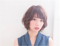 ぱっつんロング モデルや芸能人もやっている 3歳若返る大人可愛いスタイルでプチイメチェン ホットペッパービューティーマガジン
