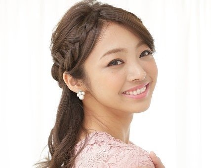 三つ編みカチューシャ のヘアアレンジ特集 ワンランク上のおしゃれ女子を目指そう ホットペッパービューティーマガジン