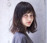 暗めのグレージュでトレンドヘアに！あか抜ける暗髪のヘアスタイル大特集！