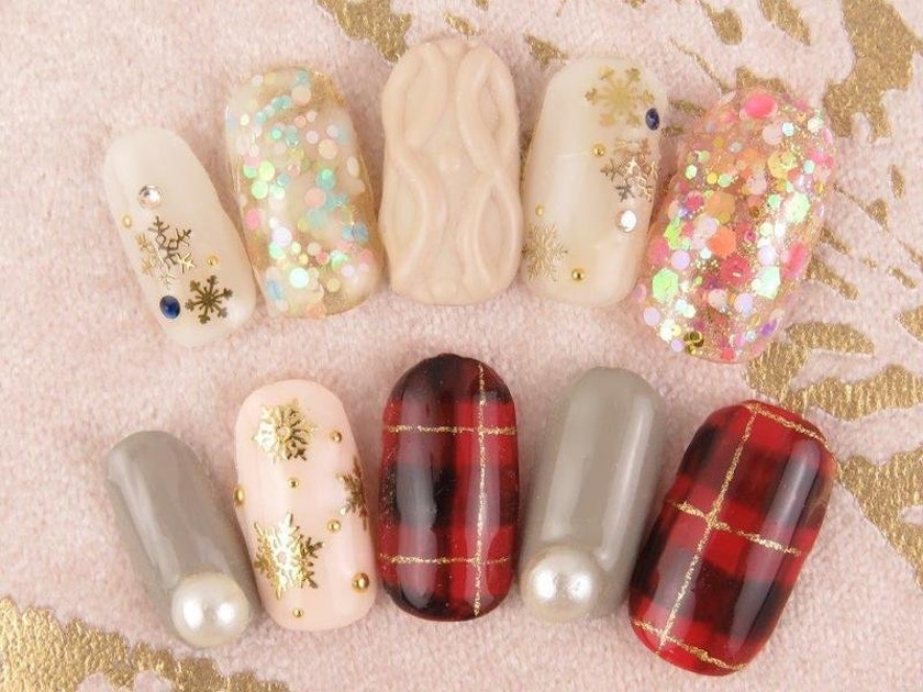 冬の最旬ネイル ぷっくりニット や きらきらホログラム でとことん冬を満喫 ホットペッパービューティーマガジン