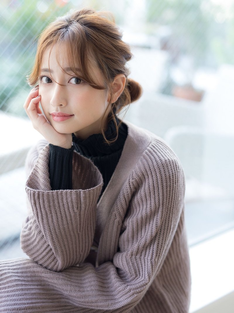 保存版 本当に簡単なヘアアレンジ特集 定番のくるりんぱ シニヨン 編み込みを徹底解説 ホットペッパービューティーマガジン