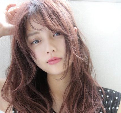 ピンクアッシュが今っぽカラー 明るさ レングス別おすすめヘアスタイルとアレンジ大特集 ホットペッパービューティーマガジン