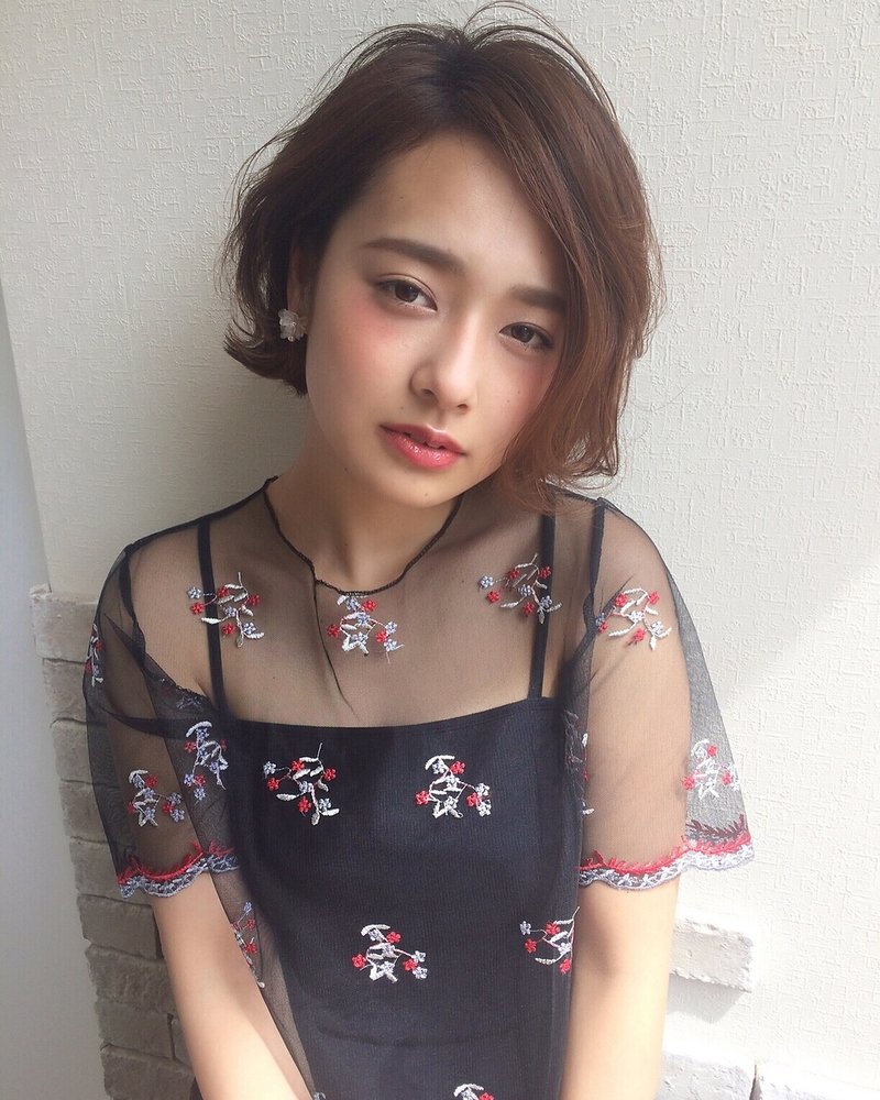 老け顔 って言わせない 面長の私を一番ステキに見せる髪型は ホットペッパービューティーマガジン