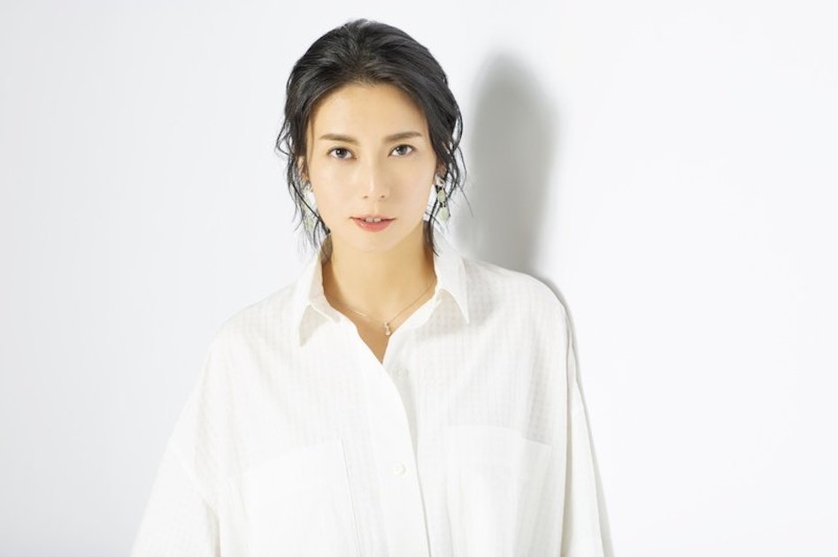 女優 柴咲コウインタビュー まだ100 人間界に足を踏み入れていない 子供の話が好きです ホットペッパービューティーマガジン