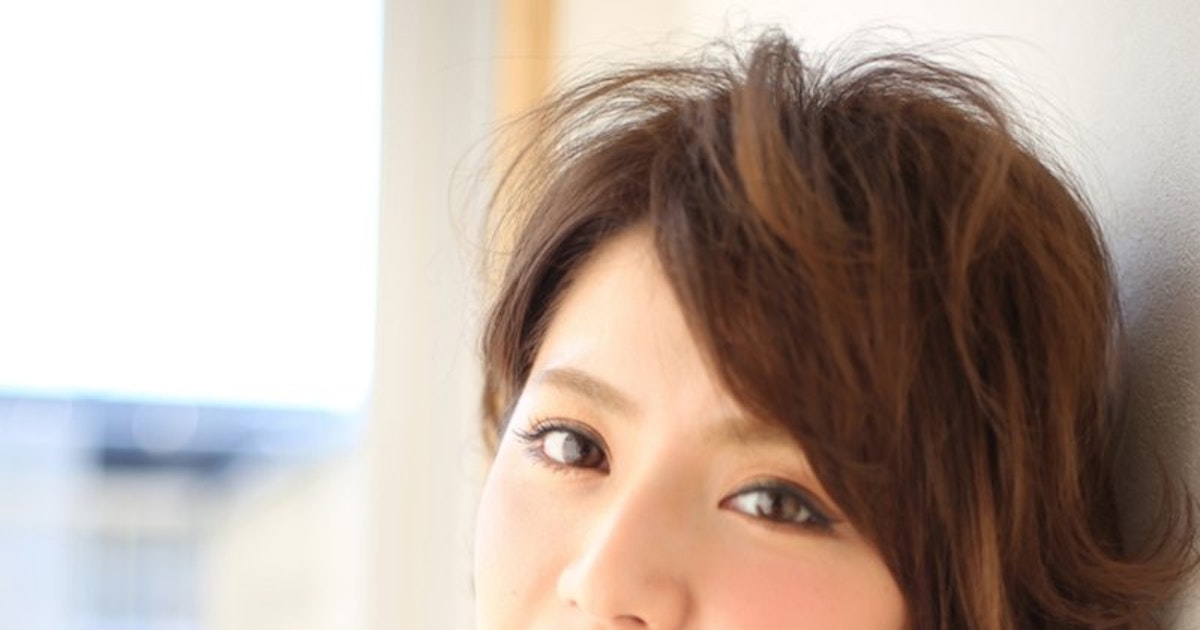 40代女性におすすめ ショートボブで輪郭や顔型の悩みとサヨナラしよう ホットペッパービューティーマガジン 40代女性におすすめ ショートボブで輪郭や顔型の悩みとサヨナラしよう ホットペッパービューティーマガジン