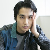 俳優・中村蒼インタビュー「髪をかき上げたときにヘアカラーが違うとか、個性が見える女性に惹かれます」