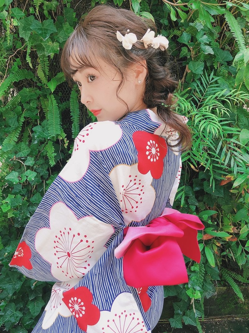 年夏 美容室でオーダーする浴衣の髪型 プロのヘアアレンジまとめ ホットペッパービューティーマガジン 年夏 美容室でオーダーする浴衣の髪型 プロのヘアアレンジまとめ ホットペッパービューティーマガジン