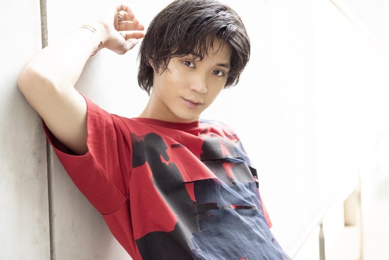 俳優・磯村勇斗さんインタビュー「“一緒に楽しみたい”が見える女性のワガママは好きです」のサムネイル画像