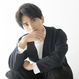 俳優・瀬戸利樹インタビュー「ピンクヘアの次はホワイトヘアーに挑戦してみたい!」