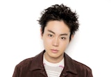 菅田将暉インタビュー「こんなに髪を短くしたのは久々。だからファッションが楽しい！」
