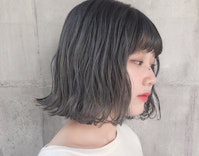 おしゃれ女子が取り入れる緑系ヘアカラー 抜け感が得意な髪色カタログ集 ホットペッパービューティーマガジン