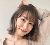 21 トレンドでこ出しヘア特集 髪型で アレンジで目指せすっきりネアカガール ホットペッパービューティーマガジン