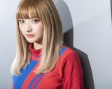 安斉かれんインタビュー「ヘアカラーは12トーンのカラーを入れてこの明るさに仕上げてます」