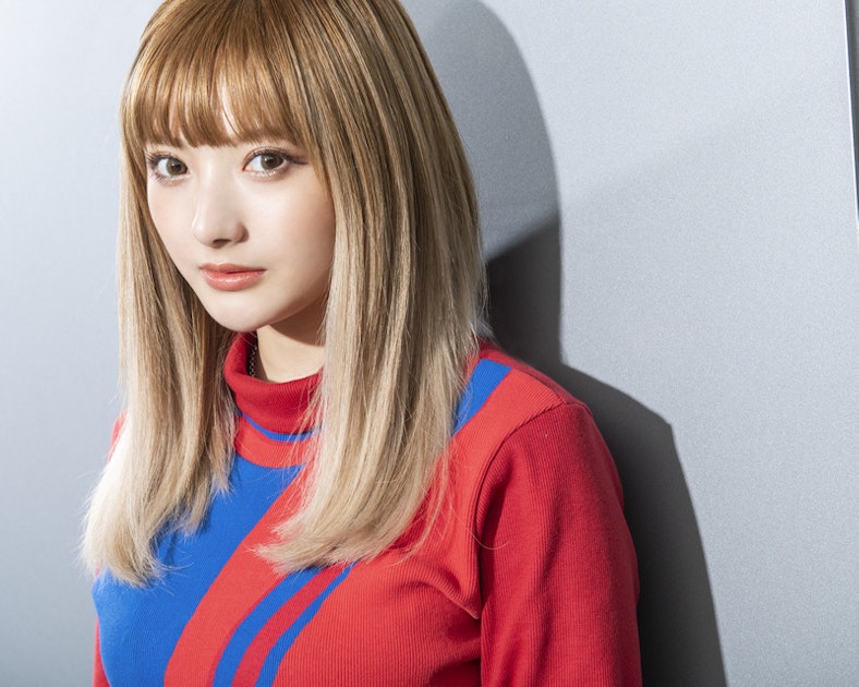 安斉かれんインタビュー ヘアカラーは12トーンのカラーを入れてこの明るさに仕上げてます ホットペッパービューティーマガジン
