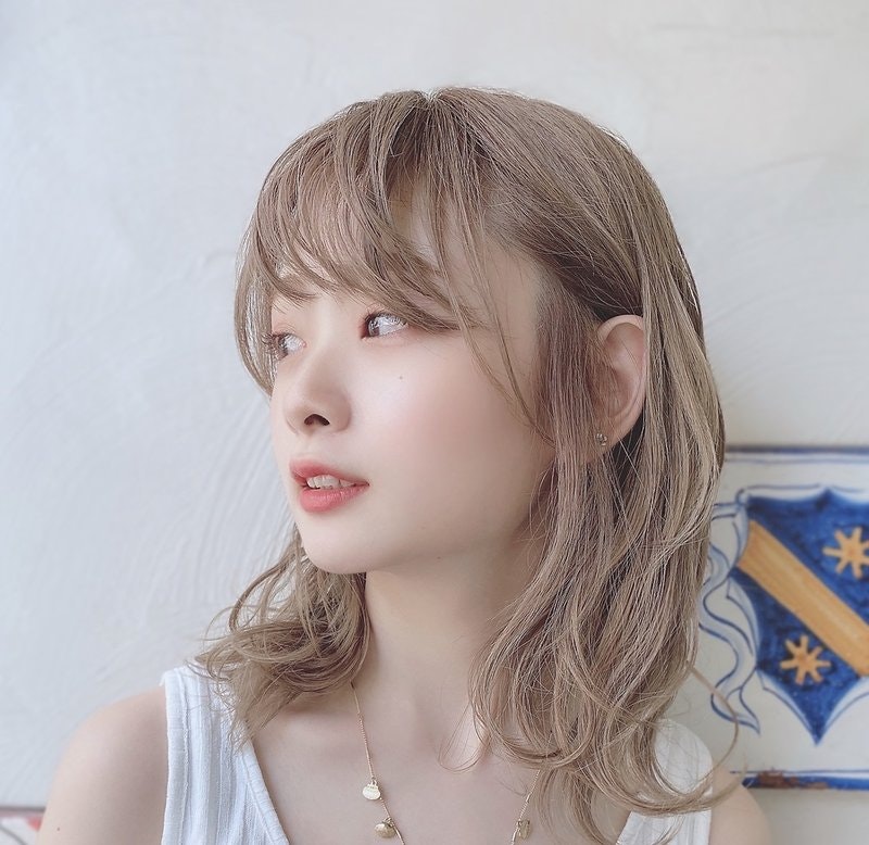 ミルクティーベージュ 明るめ 暗め スタイル総まとめ おしゃれ見せするカラーの取り入れ方も ホットペッパービューティーマガジン ミルクティーベージュ 明るめ 暗め スタイル総まとめ おしゃれ見せするカラーの取り入れ方も ホットペッパービューティーマガジン