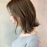 こなれヘアならカーキベージュにきまり♡くすみすぎない上品カラーで大人見え