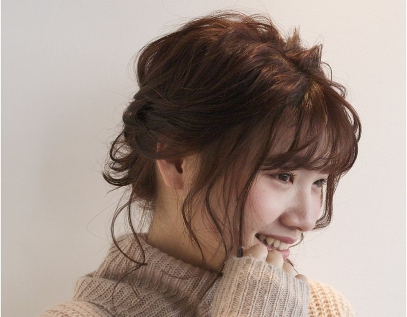 クリスマスはいつもの倍可愛く!ミディアムアレンジに挑戦♡のサムネイル画像