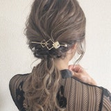 ポニーフックで簡単ヘアアレンジ!使い方を覚えていつものヘアを華やかに♡