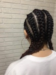ブレイズヘア決定版 コーンロウとの違いやお手入れ方法 おすすめスタイルなどまとめて紹介 ホットペッパービューティーマガジン