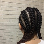 ブレイズヘア決定版 コーンロウとの違いやお手入れ方法 おすすめスタイルなどまとめて紹介 ホットペッパービューティーマガジン ブレイズヘア決定版 コーンロウとの違いやお手入れ方法 おすすめスタイルなどまとめて紹介 ホットペッパービューティーマガジン