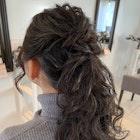 結婚式ポニーテール 黒髪アレンジ ドレスヘア 結婚式 二次会