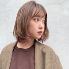 インナーカラーがカワイイくびれ外ハネボブ