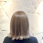 大人かわいい 外ハネ ロブ プラチナベージュ