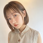 シースルーバングのナチュラルワンレン切りっぱなしボブ
