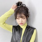 紐アレンジお団子_耳かけウェーブパーマフォギーベージュ_67285