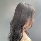 かきあげ前髪にカーキベージュのフリンジウェーブセミロング藤2