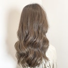 しっとりツヤ巻き寒色系ナチュラルベージュロング【BLAZE 大庭】