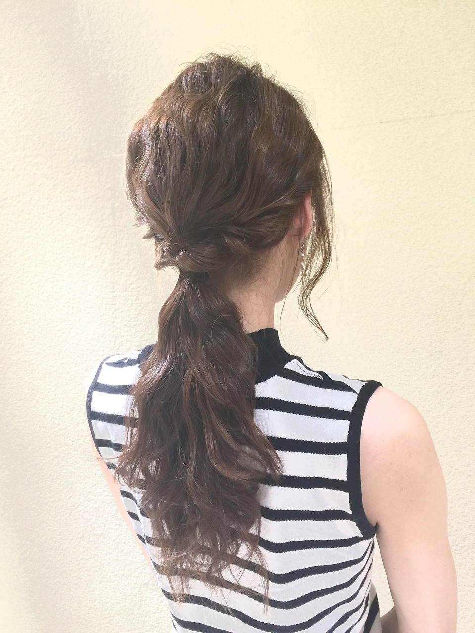 簡単ヘアアレンジで黒髪セミロングをアップデート オフィスやデートに使える髪型特集 ホットペッパービューティーマガジン