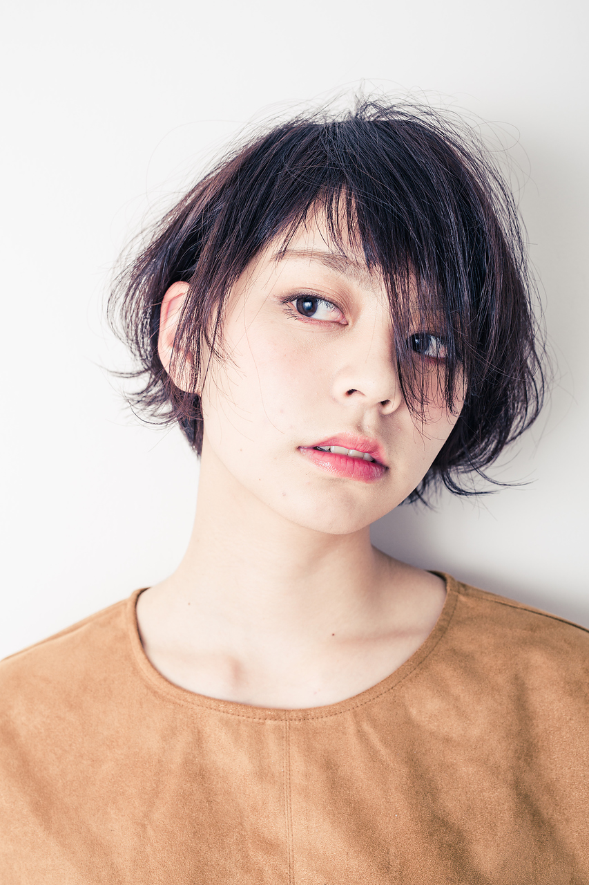 ボーイッシュにキメて男女からの熱視線 ショートヘアでクールビューティースタイル ホットペッパービューティーマガジン ボーイッシュにキメて男女からの熱視線 ショートヘアでクールビューティースタイル ホットペッパービューティーマガジン