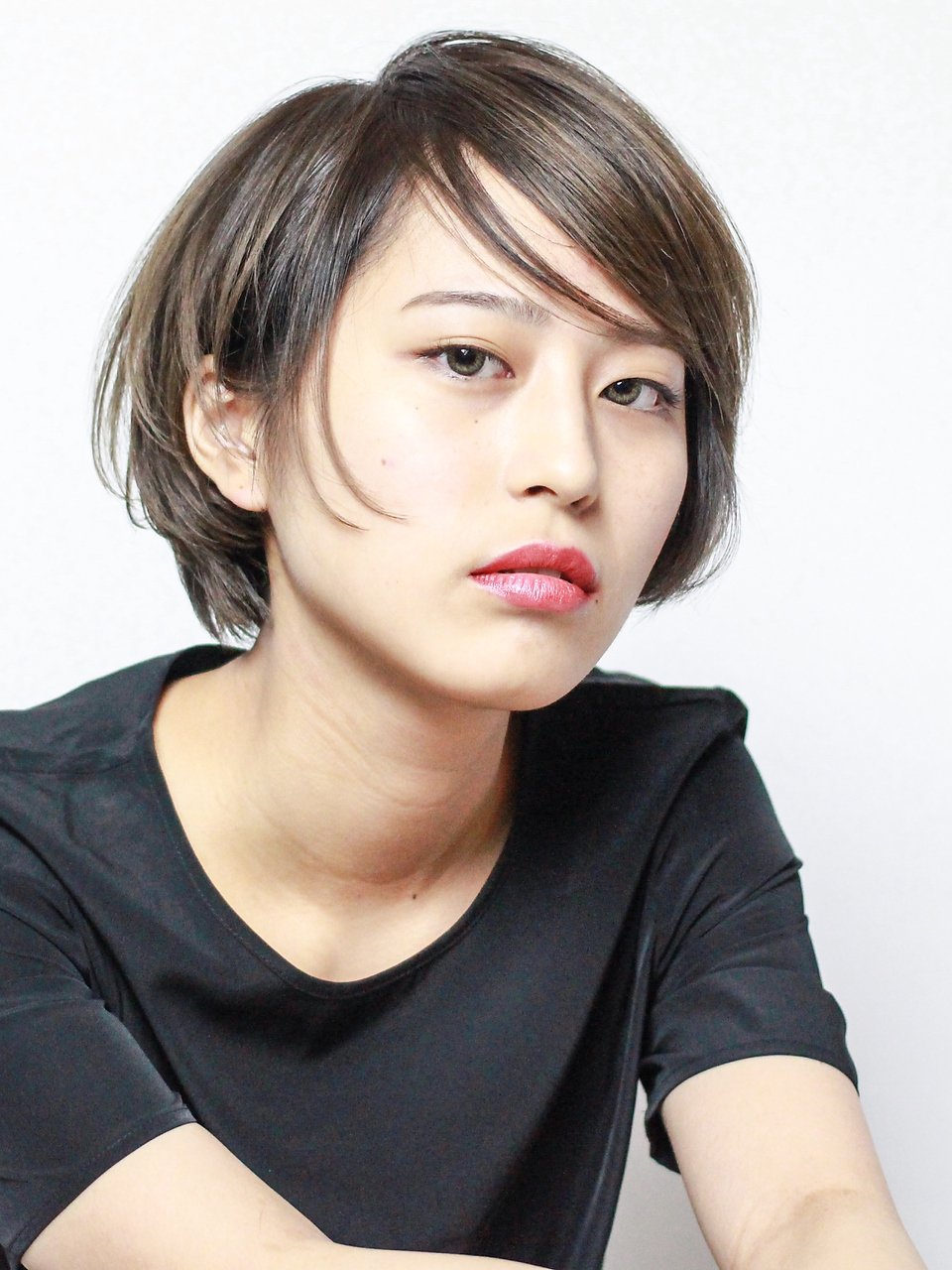 黒髪で作る秋冬ヘアカラー 透明感とツヤ感にニュアンスカラーをプラスして ホットペッパービューティーマガジン