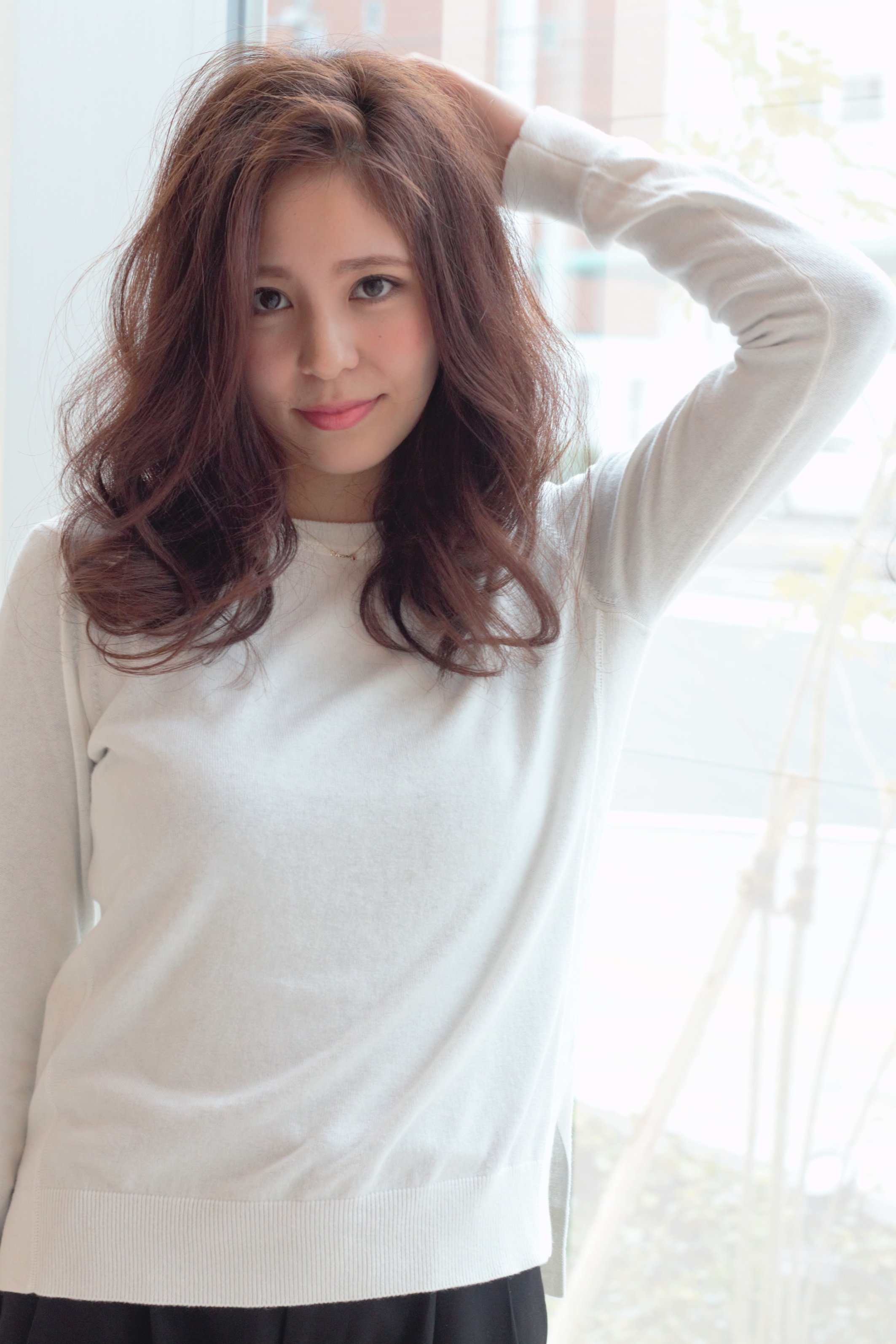 透け感重視のラフ感ロングパーマ
