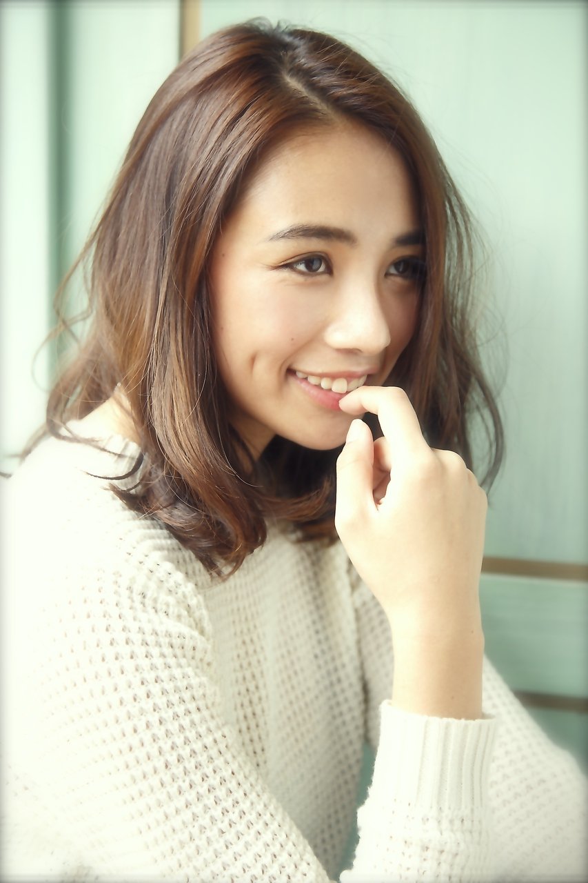 センター分けショートならセクシーで可愛く変身できちゃうんです ホットペッパービューティーマガジン